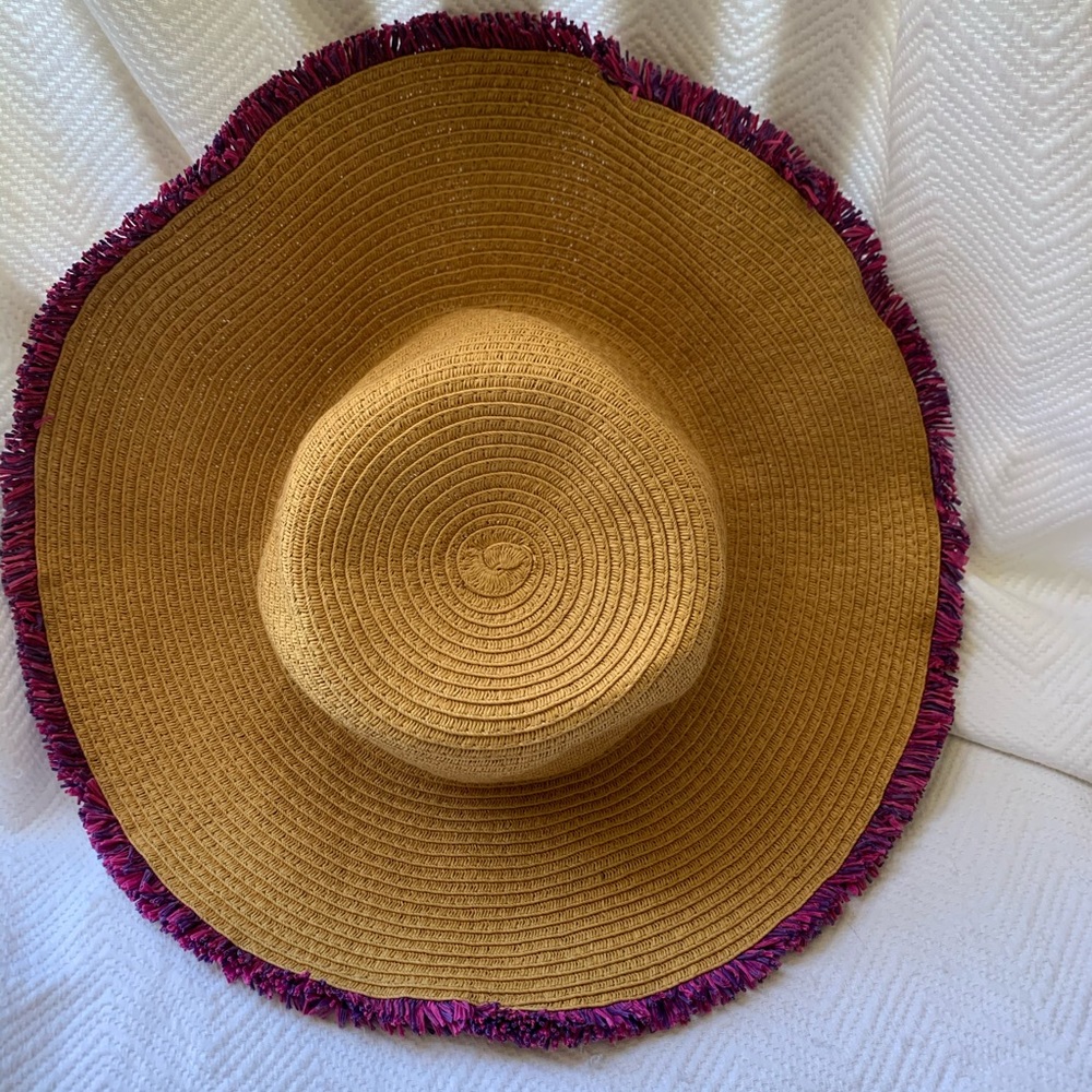 Sun hat! 👒😍 - Picture 2 of 5